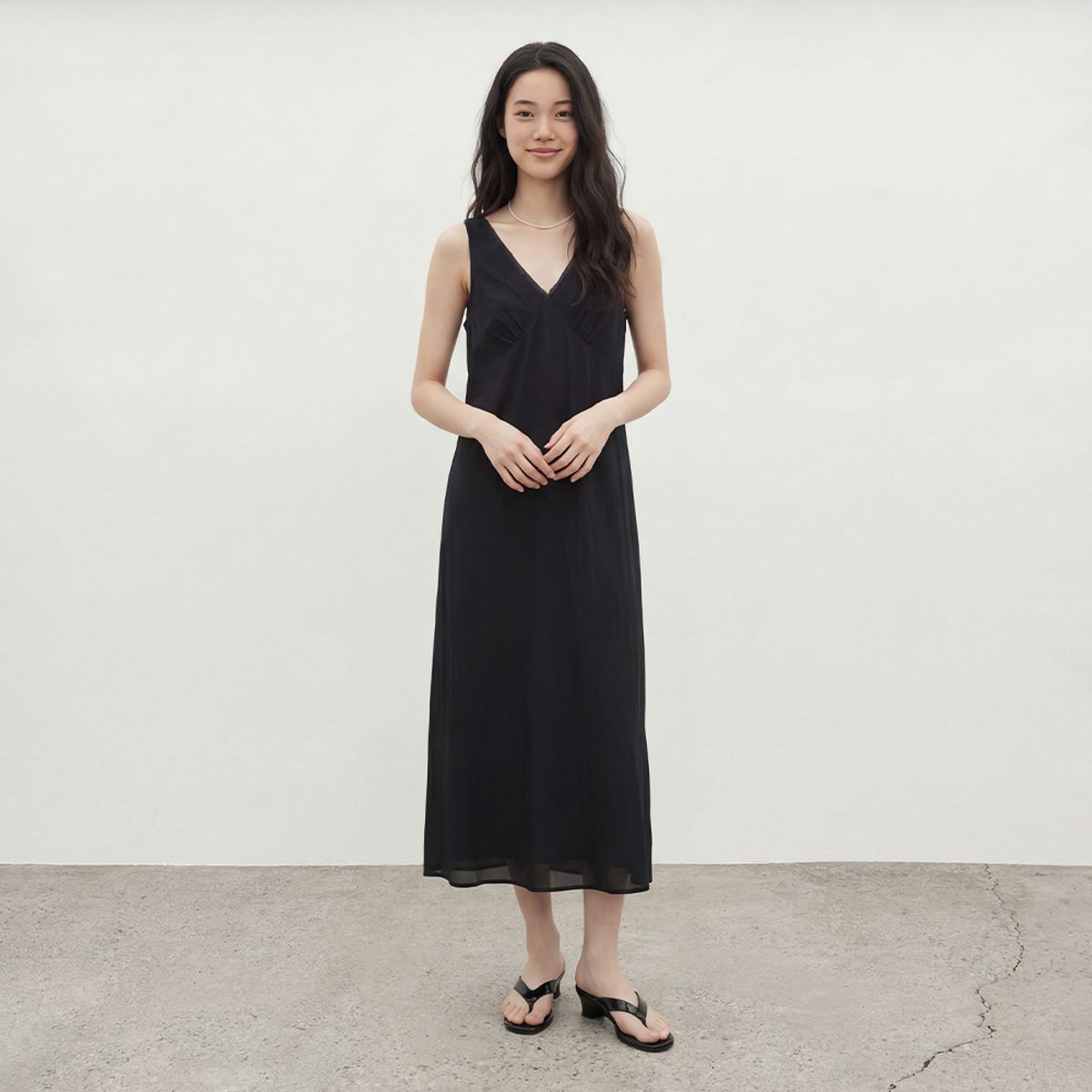 플라스틱 아일랜드(PLASTIC ISLAND) 브이넥 프릴 레이스 배색 맥시 롱 나시 원피스 (2COLOR) PY5WO432