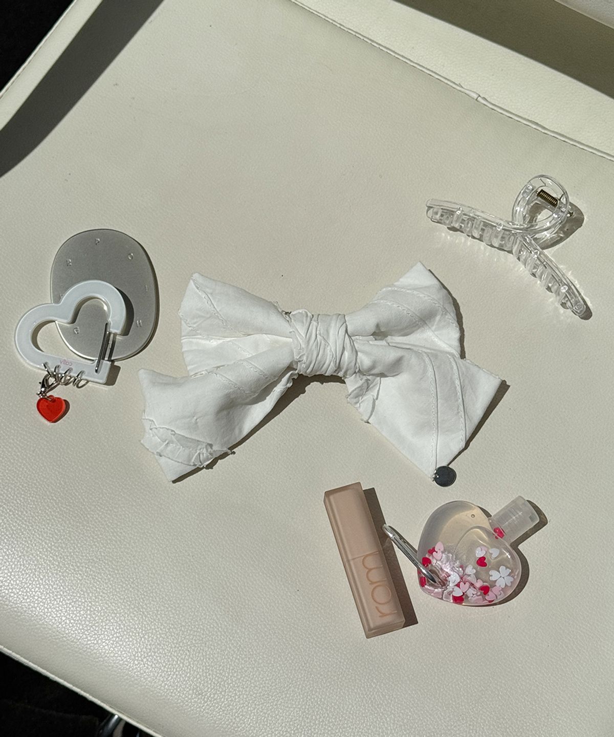론론(RONRON) RIBBON HAIR PIN SET FRILL ECO BAG WHITE