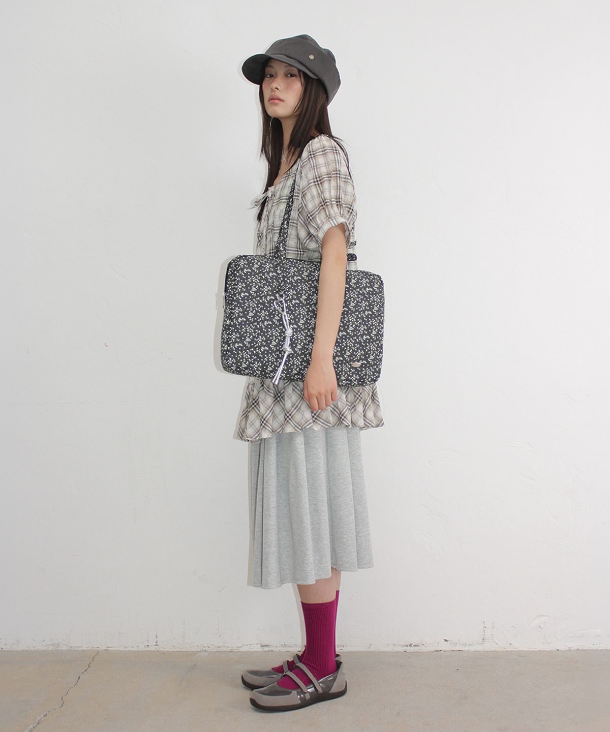 론론(RONRON) PATTERN LAPTOP BAG FLORAL BLACK