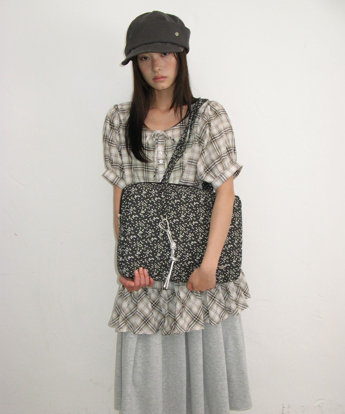 론론(RONRON) PATTERN LAPTOP BAG FLORAL BLACK