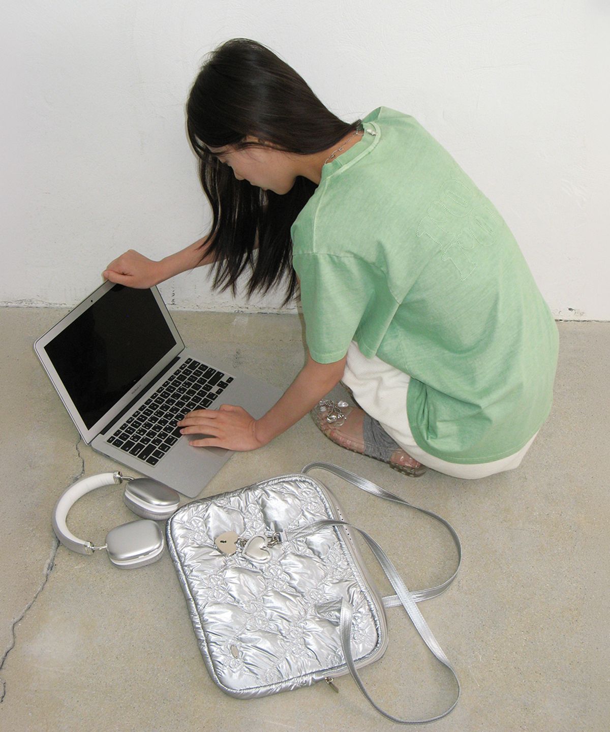론론(RONRON) RIBBON QUILTING LAPTOP BAG SILVER