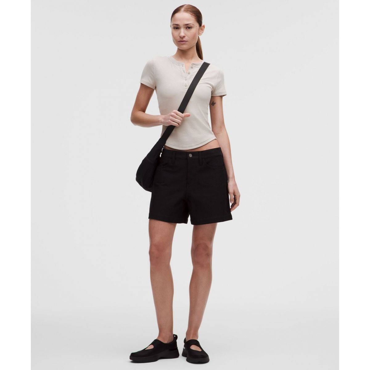 룰루레몬(LULULEMON) 홀드 타이트 숏슬리브 헨리  DOWN