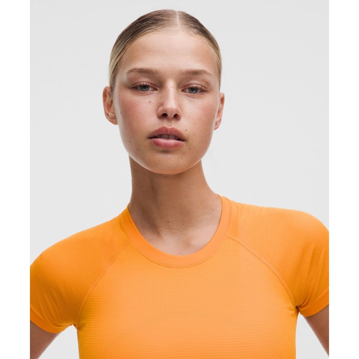 룰루레몬(LULULEMON) 스위프틀리 테크 크롭 숏슬리브 셔츠 2.0  CSZT CSZT