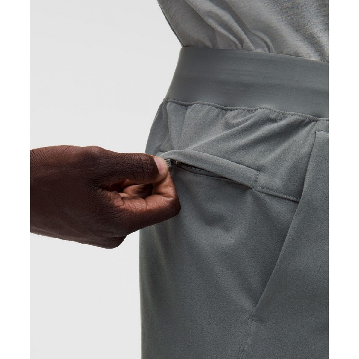 룰루레몬(LULULEMON) 제로드 인 라이너리스 쇼츠 5inch  ONGE
