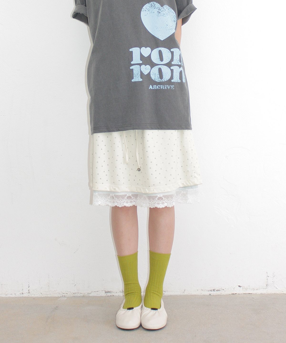 론론(RONRON) DOT LAYERED LACE HEM SKIRT CREAM