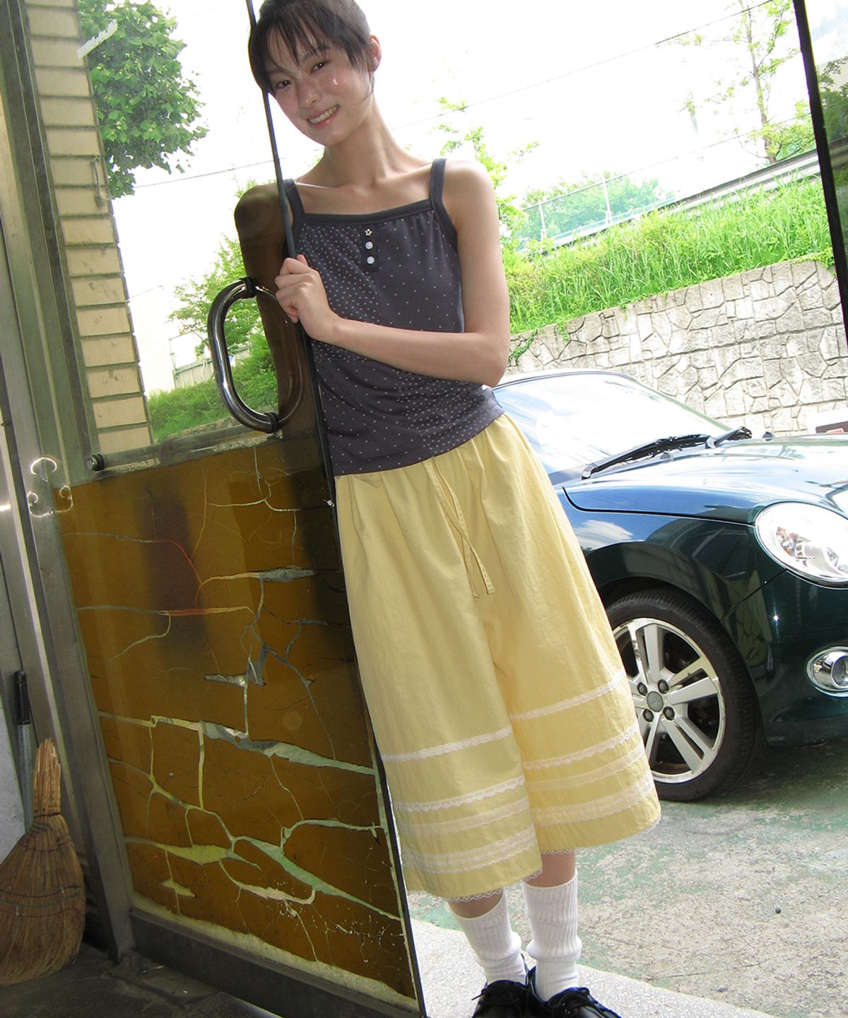 론론(RONRON) LACE TRIM NYLON BERMUDA PANTS YELLOW