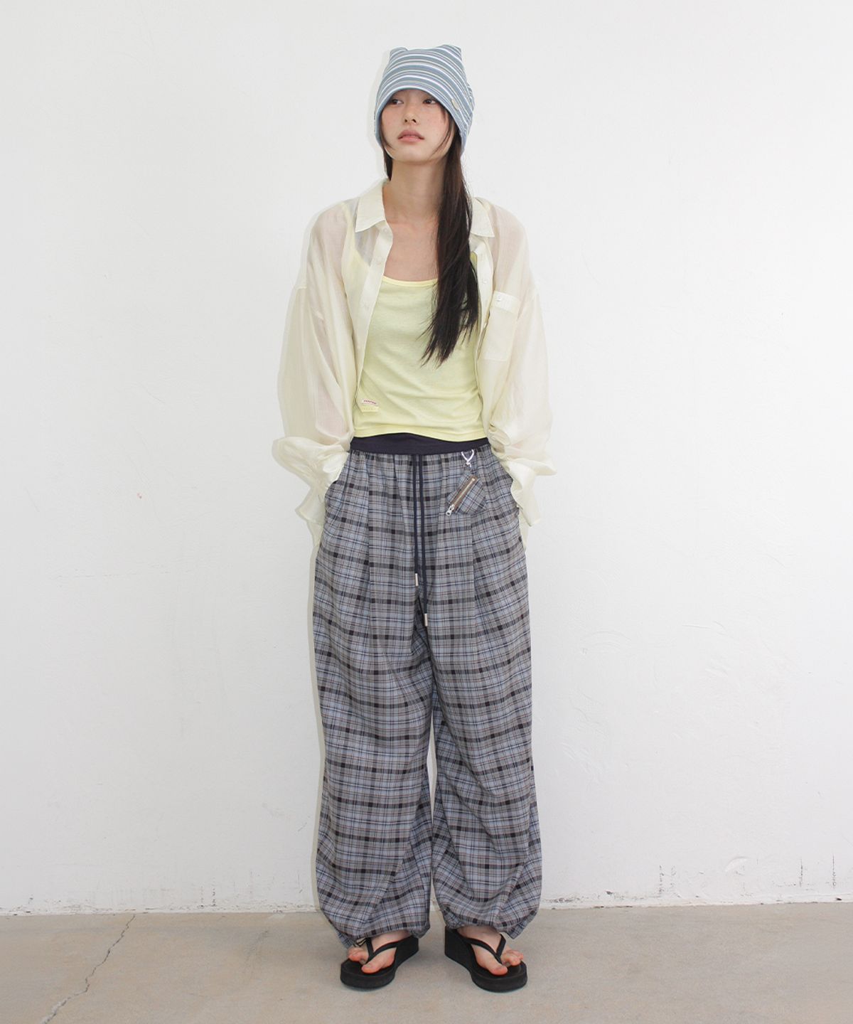 론론(RONRON) HEART KEYRING CHECK JOGGER PANTS NAVY