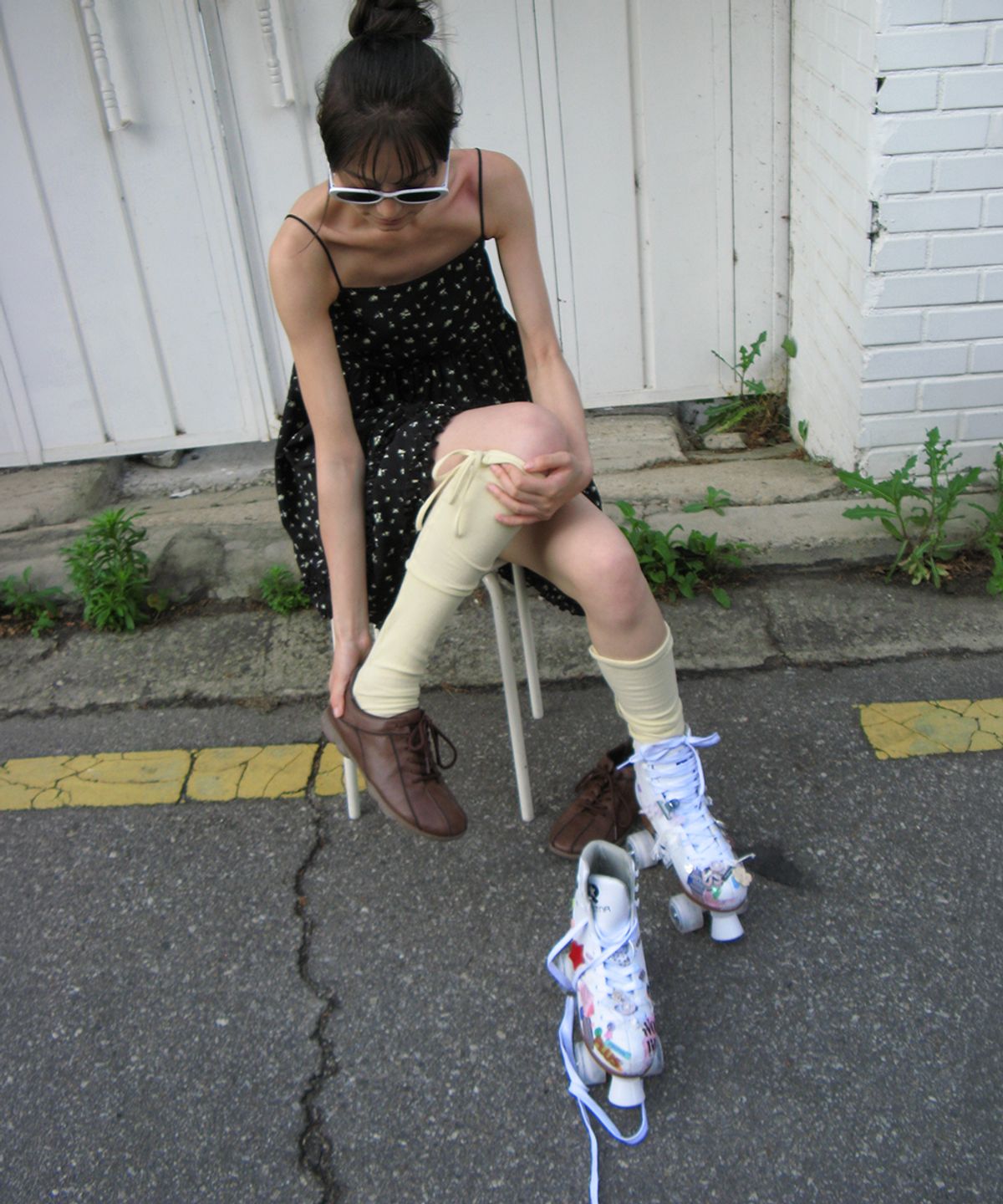 론론(RONRON) FLORAL FRILL A LINE SLEEVELESS DRESS BLACK