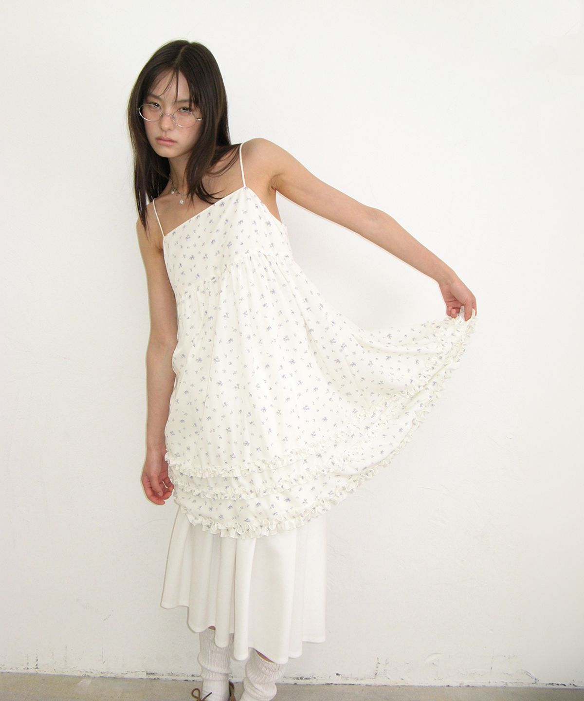 론론(RONRON) FLORAL FRILL A LINE SLEEVELESS DRESS WHITE