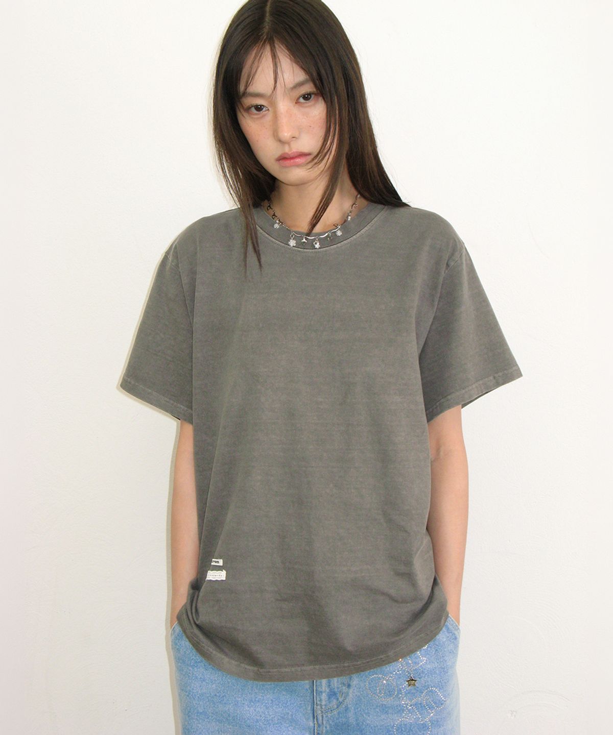 론론(RONRON) PIGMENT MINI LABEL BASIC FIT T SHIRT GREY