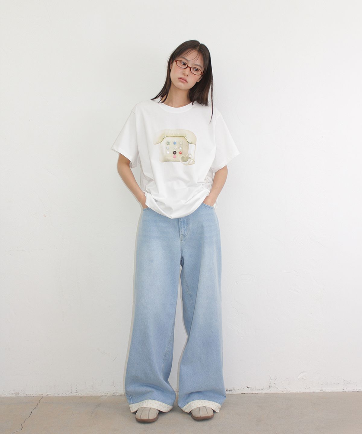 론론(RONRON) BUTTON RETRO TELEPHONE T SHIRT WHITE