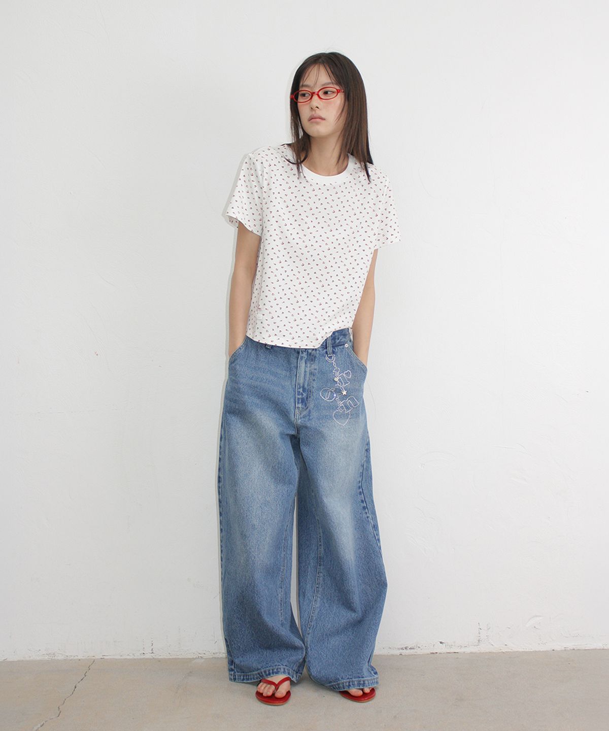 론론(RONRON) FLORAL MINI LABEL CROP SHORT SLEEVE WHITE