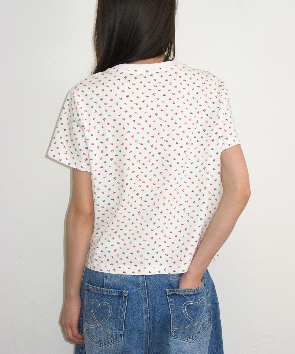 론론(RONRON) FLORAL MINI LABEL CROP SHORT SLEEVE WHITE