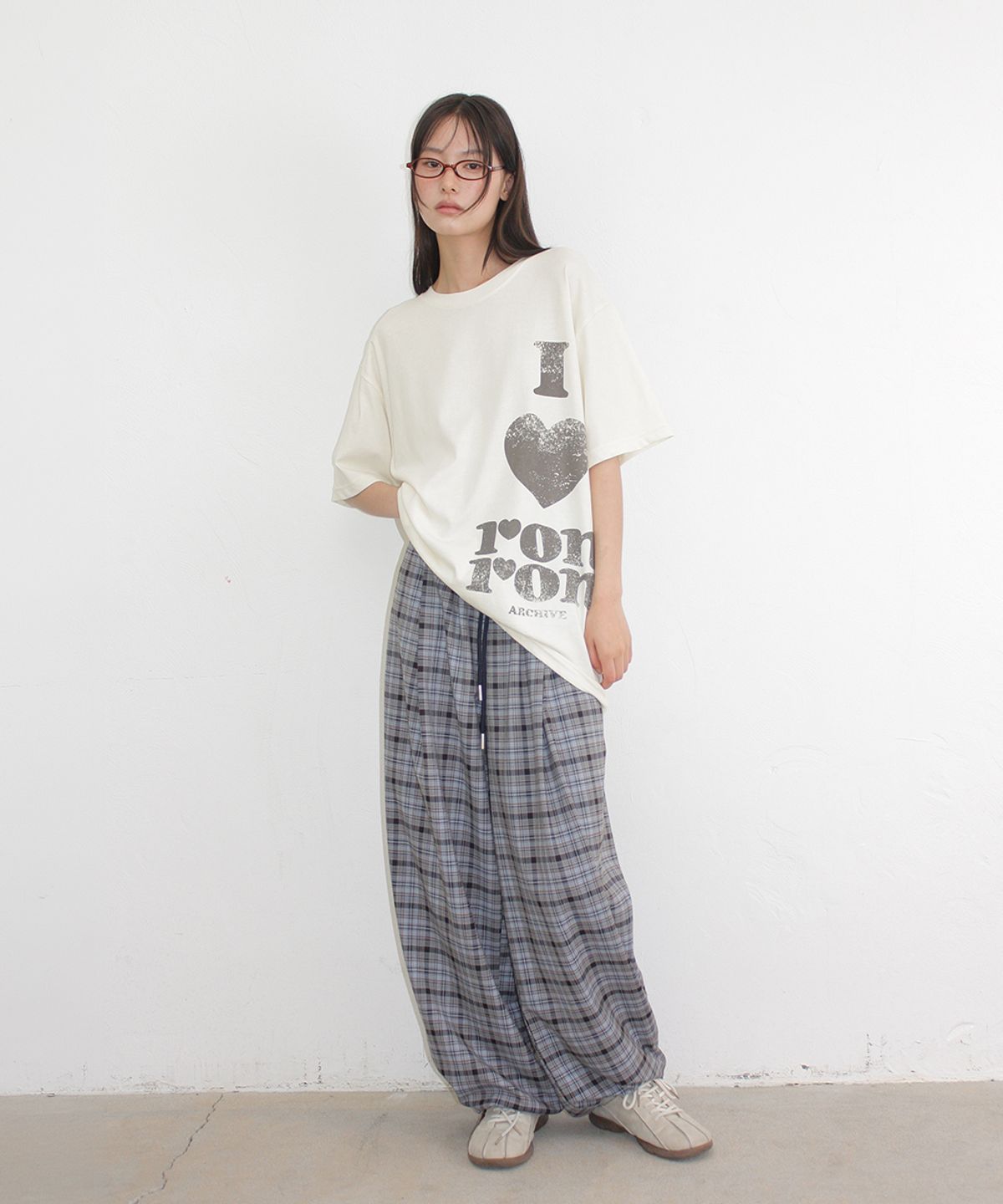론론(RONRON) PIGMENT I LUV RON OVER FIT T SHIRT CREAM