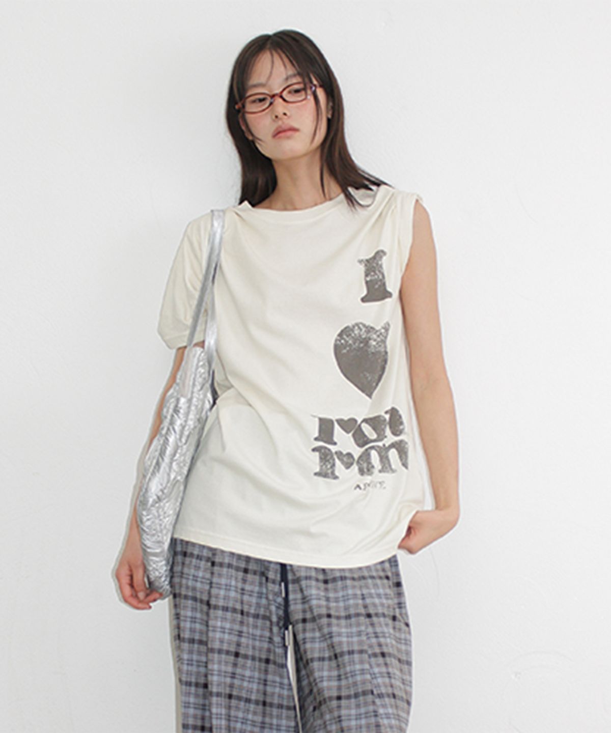론론(RONRON) PIGMENT I LUV RON OVER FIT T SHIRT CREAM