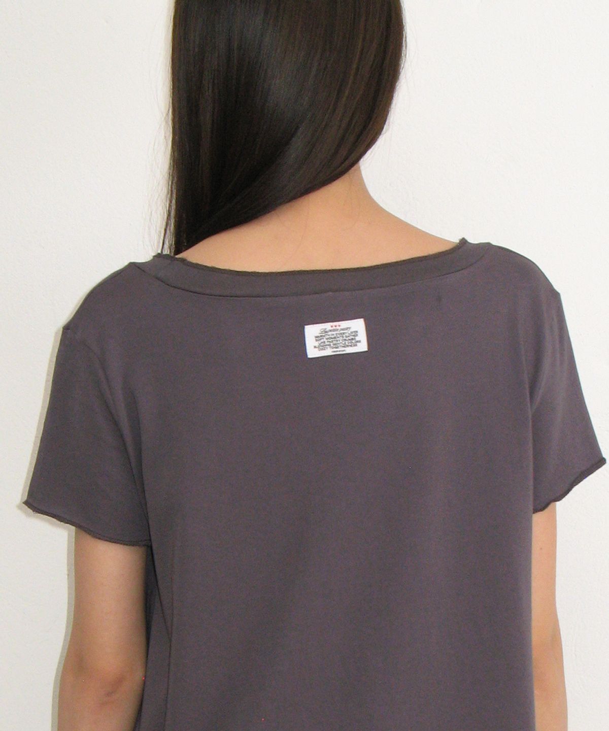 론론(RONRON) STRING SHIRRING RUFFLE T SHIRT CHARCOAL
