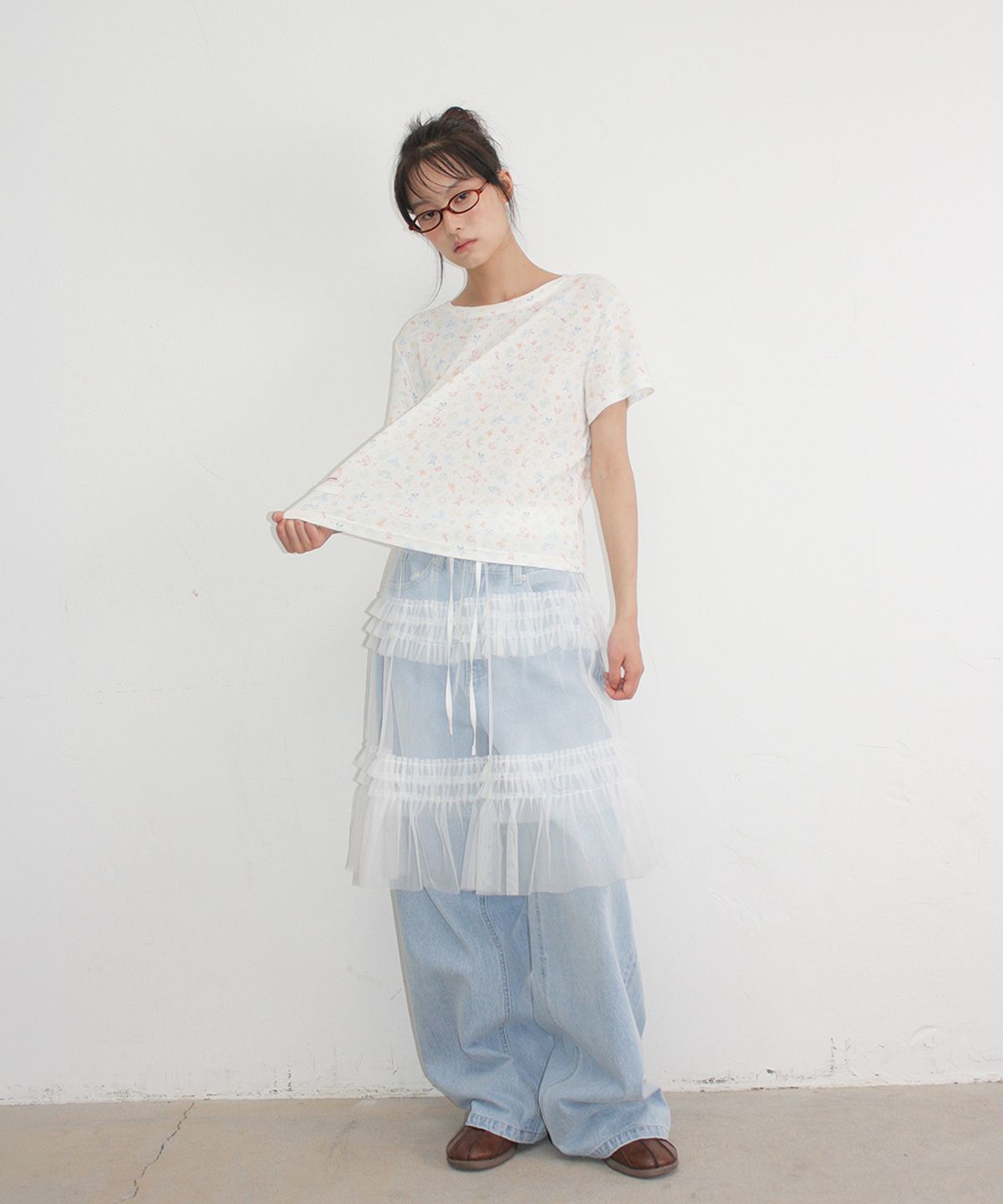론론(RONRON) DRAWING EYELET HALF SLEEVE T SHIRT IVORY