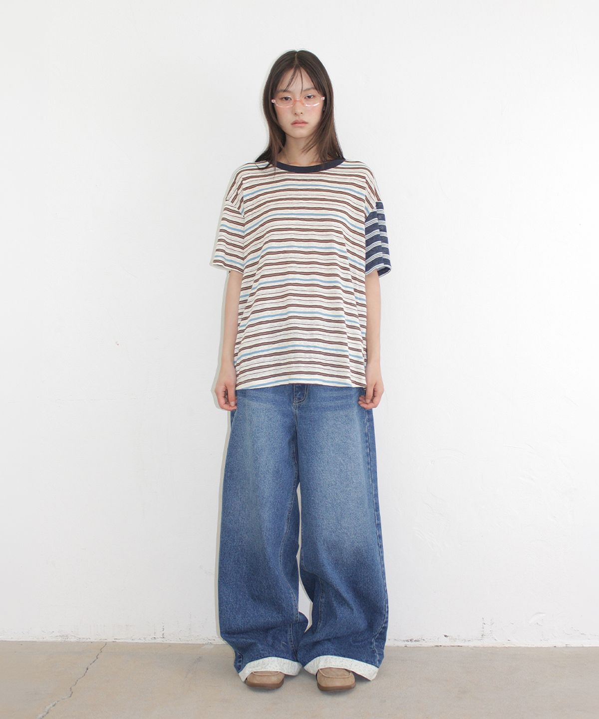 론론(RONRON) MIX STRIPE CONTRAST OVER FIT T SHIRT CHARCOAL BROWN
