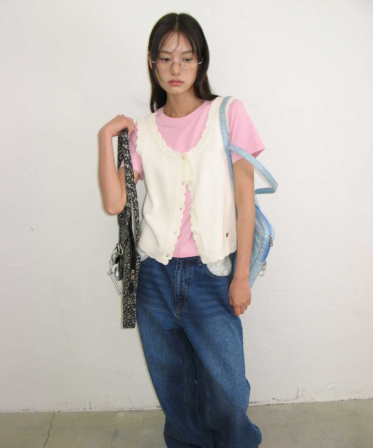 론론(RONRON) SCALLOP TRIM KNIT SLEEVELESS CARDIGAN IVORY