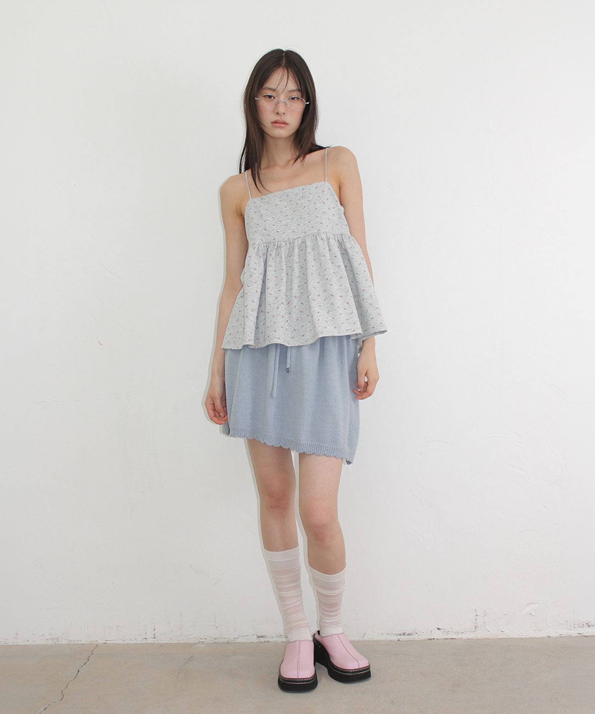 론론(RONRON) FLORAL RIBBON GATHER SLEEVELESS GREY