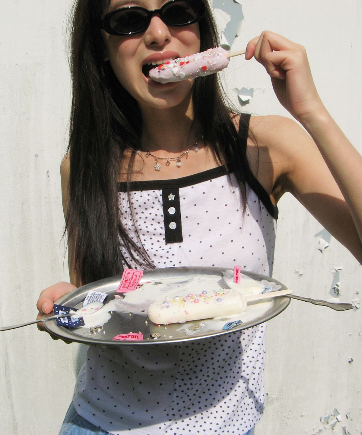 론론(RONRON) PATTERN PATCHWORK BUTTON SLEEVELESS WHITE