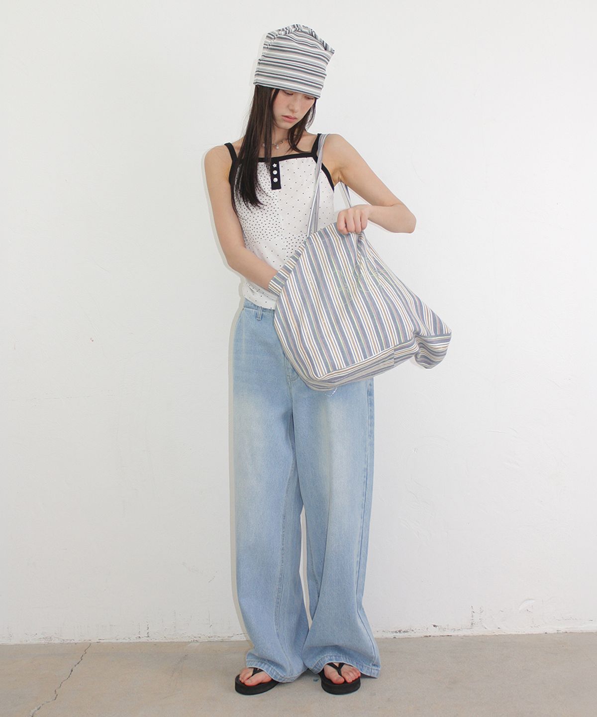 론론(RONRON) PATTERN PATCHWORK BUTTON SLEEVELESS WHITE