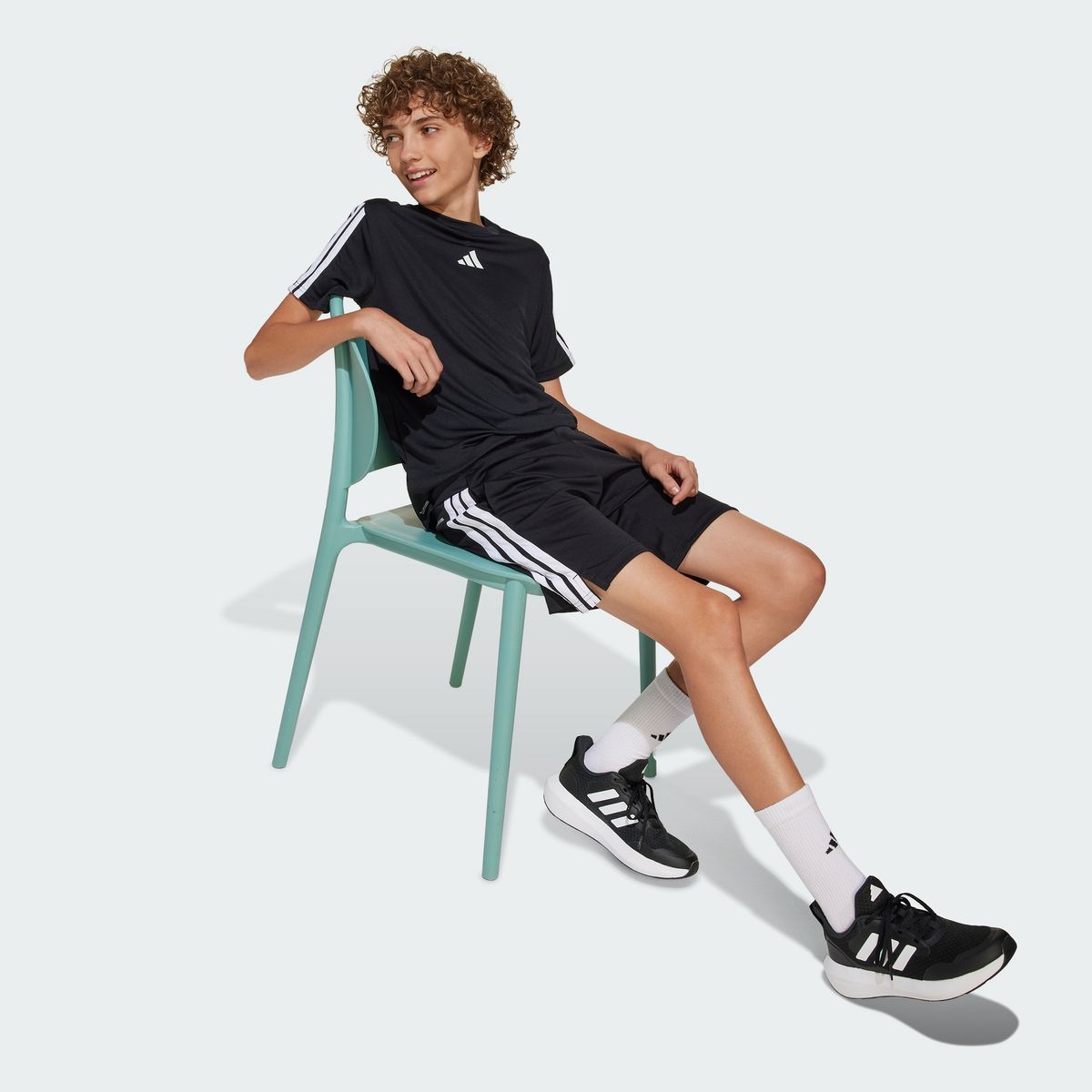 아디다스 키즈(ADIDAS KIDS) 트레인 에센셜 3-스트라이프 티셔츠 키즈 JJ1032