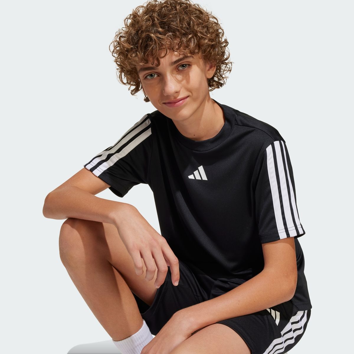 아디다스 키즈(ADIDAS KIDS) 트레인 에센셜 3-스트라이프 티셔츠 키즈 JJ1032