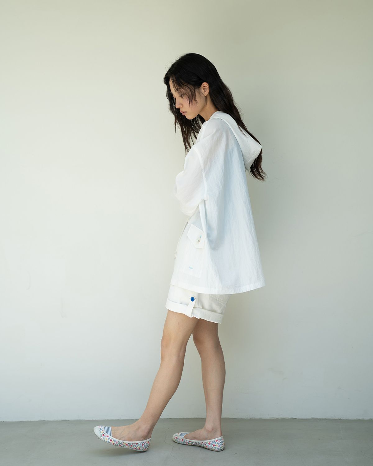 온스카(ONSKA) LIGHT HOODIE SAFARI (WHITE)
