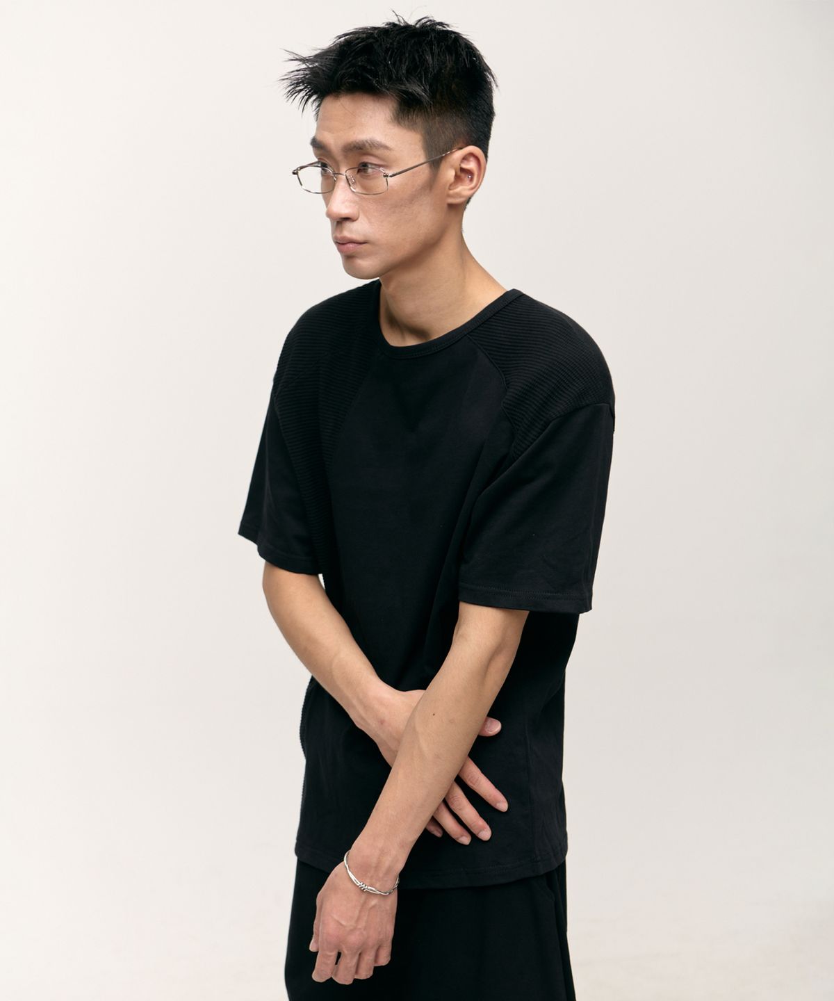 플레이스스튜디오맨(PLACESTUDIOMAN) 와플 배색 로고 자수 포인트 소프트 라운드넥 오버핏 반팔 티셔츠 _3COLOR