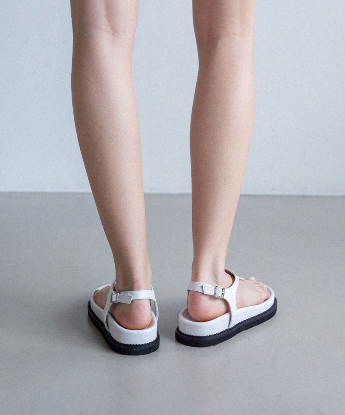 에펠클래식(EIFFELCLASSIC) RAEL Flip-Flop Sandals_ black, white 라엘 플립플랍 샌들 4cm