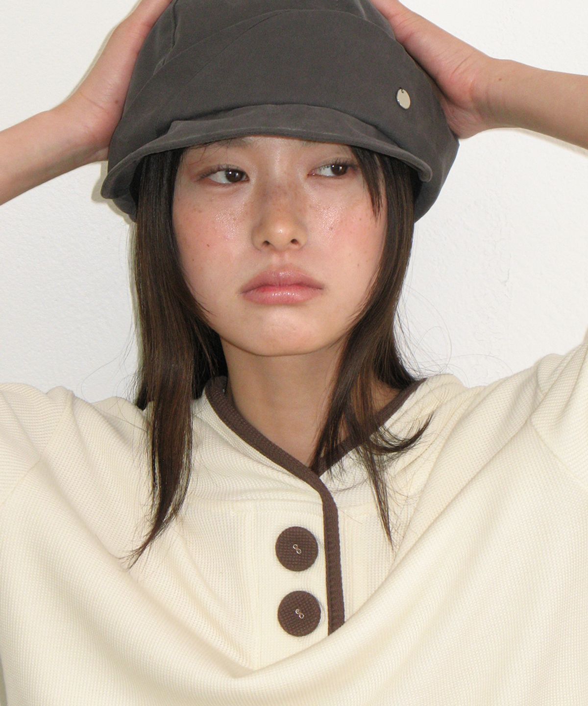 론론(RONRON) WAFFLE BUTTON HALF SLEEVE HOODIE IVORY