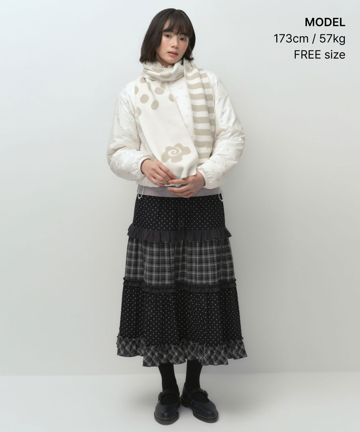 무신사 스탠다드 우먼(MUSINSA STANDARD WOMAN) [오헤시오 컬래버] 도트&스트라이프 니트 머플러 [크림]