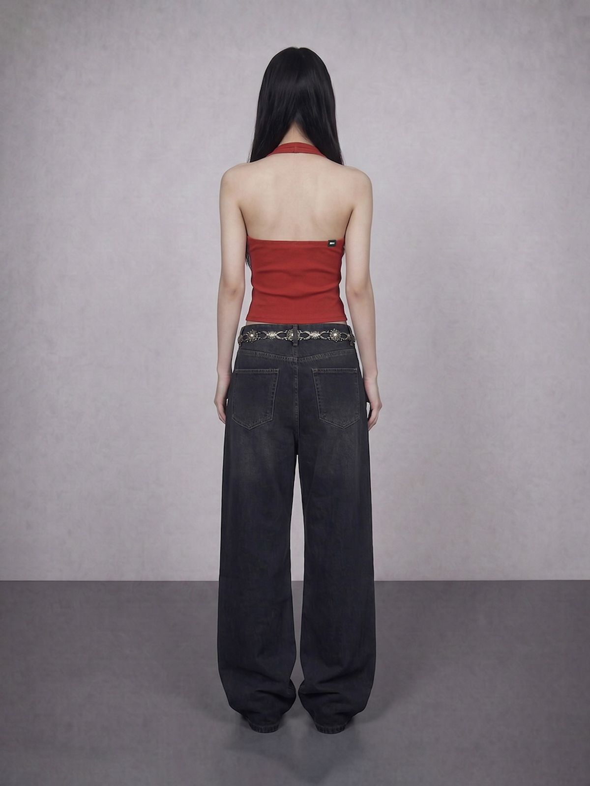 바운더리(BOUNDARY) GLAM HALTER NECK SLIM TOP RD_B261MSM105