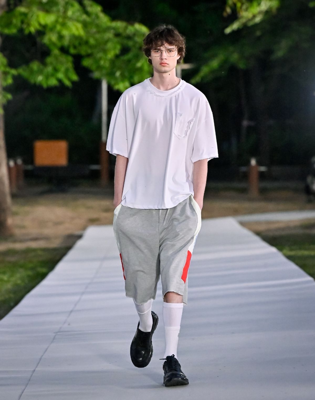 오디너리피플(ORDINARY PEOPLE) RE : Patchline Color Trackers Sweat Half Pants [GRAY]