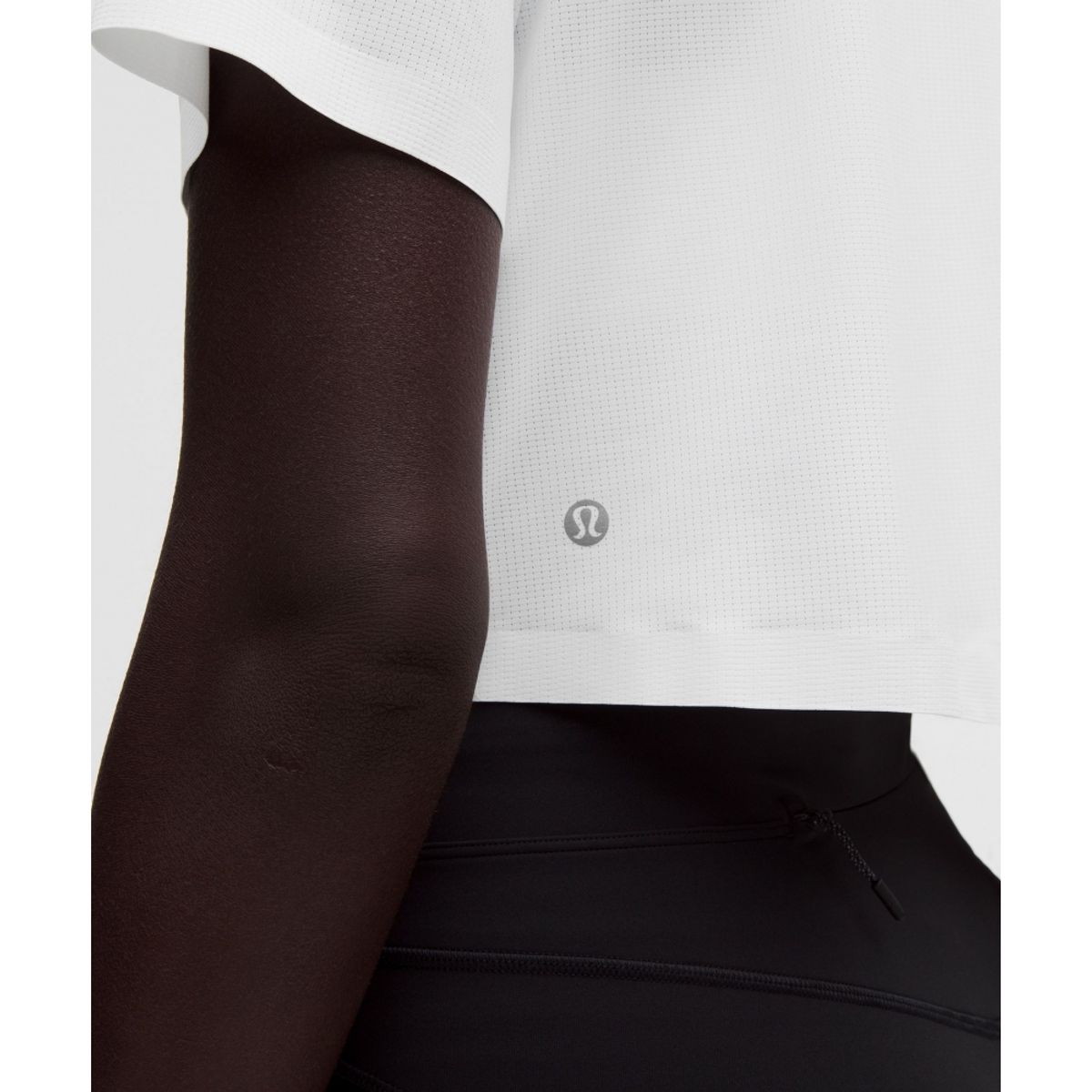 룰루레몬(LULULEMON) 라이트웨이트 릴랙스드 러닝 숏슬리브 셔츠  WHT