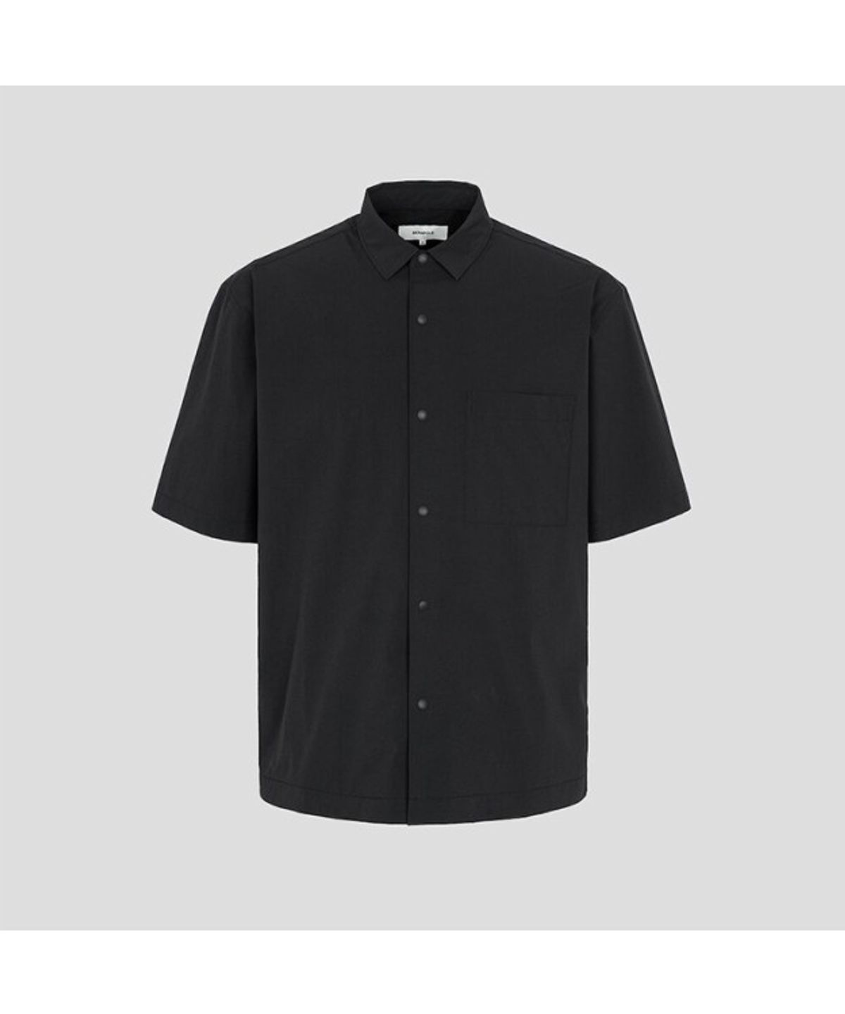 빈폴 멘(BEANPOLE MEN) 화섬 솔리드 반소매 셔츠  블랙