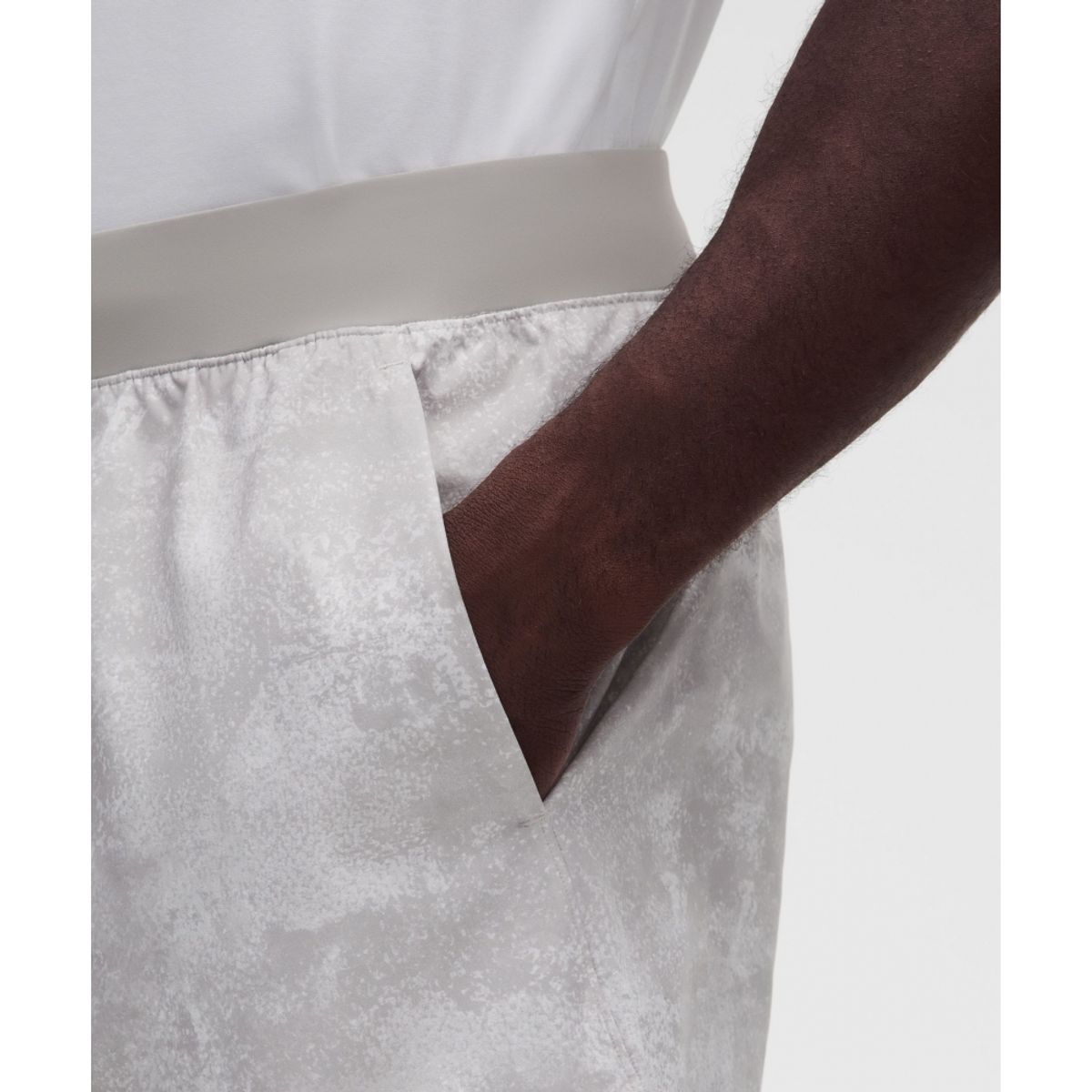룰루레몬(LULULEMON) 제로드 인 라이너리스 쇼츠 9inch  ITGM
