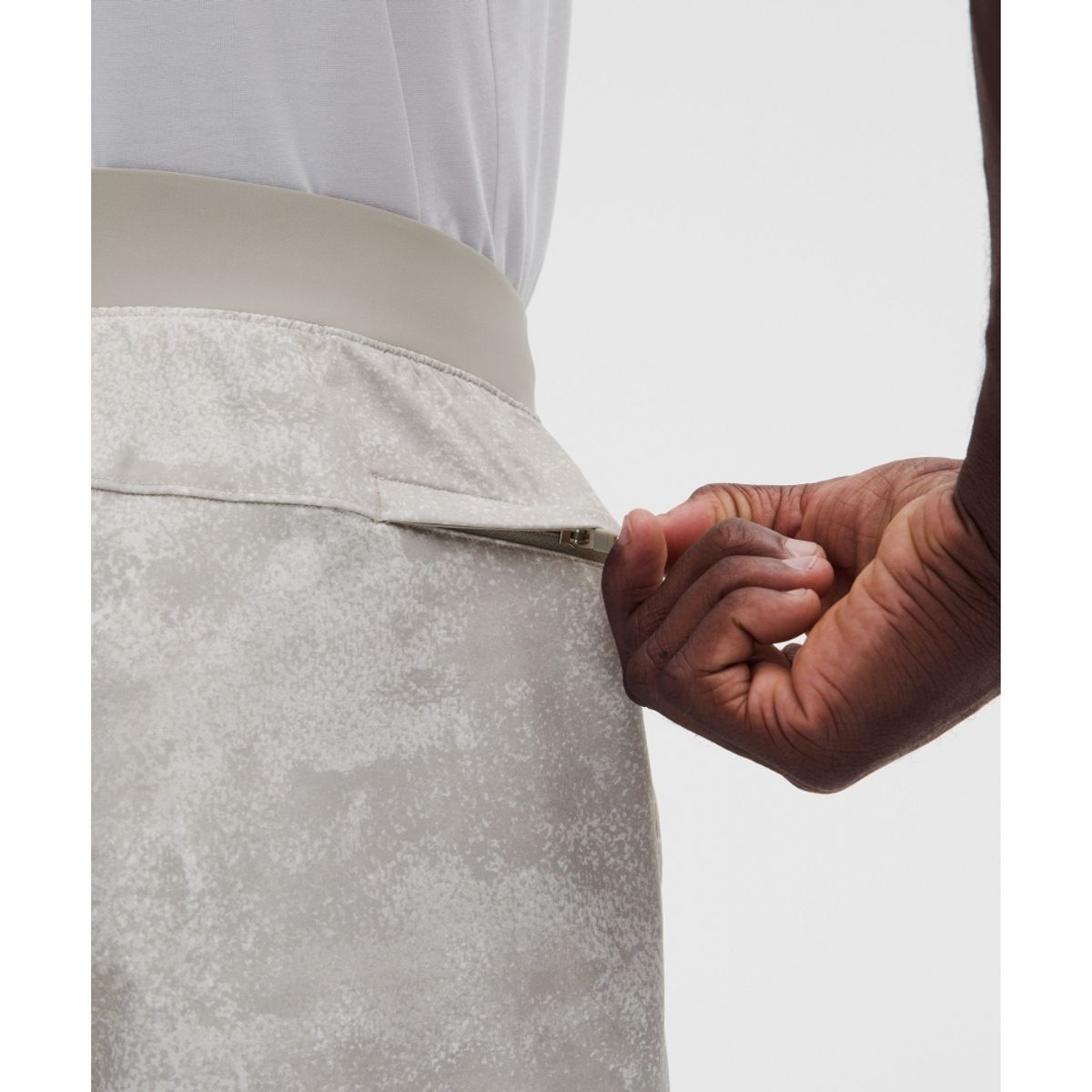룰루레몬(LULULEMON) 제로드 인 라이너리스 쇼츠 9inch  ITGM