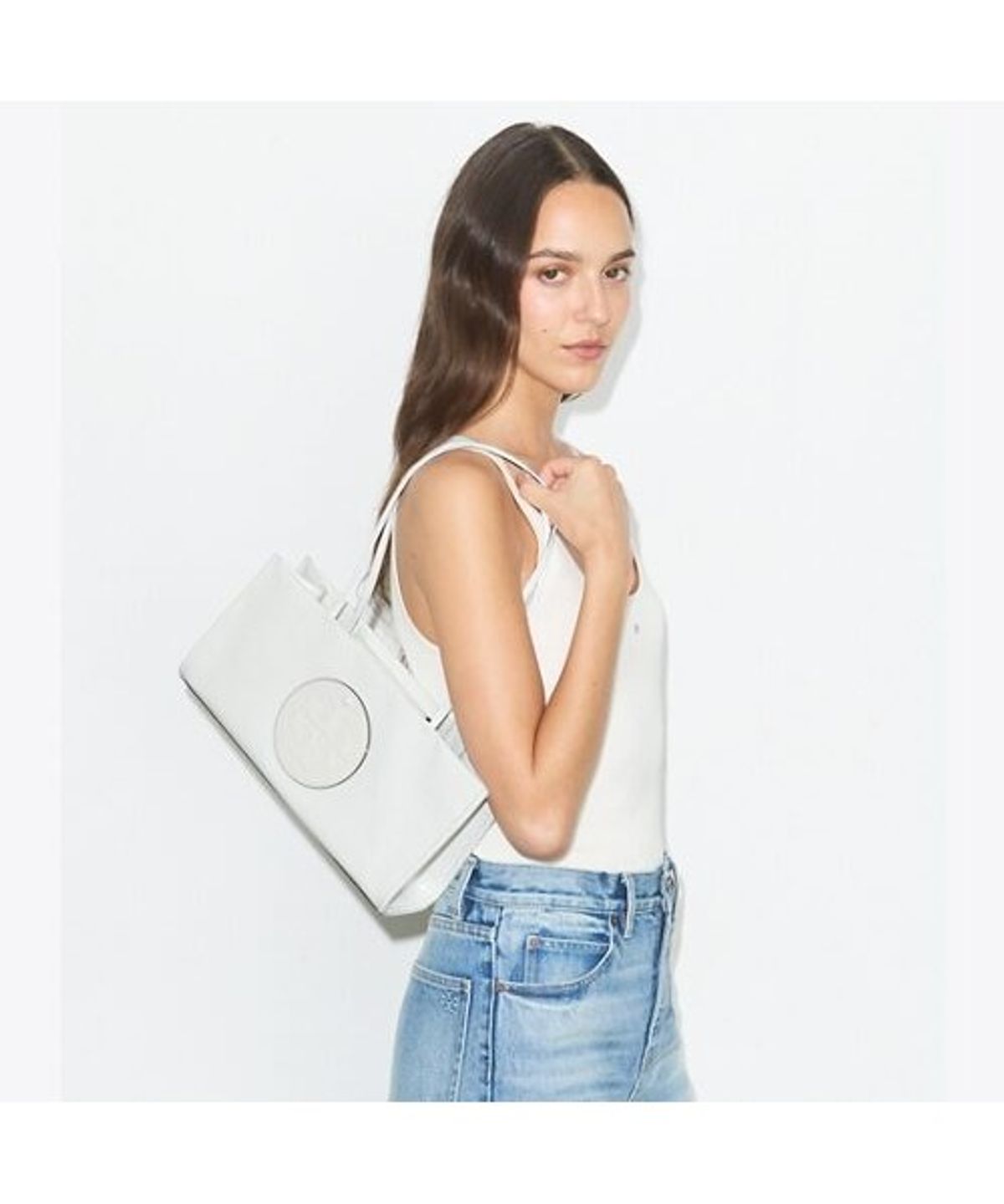 토리버치(TORYBURCH) 엘라 이스트웨스트 토트 - 비앙코