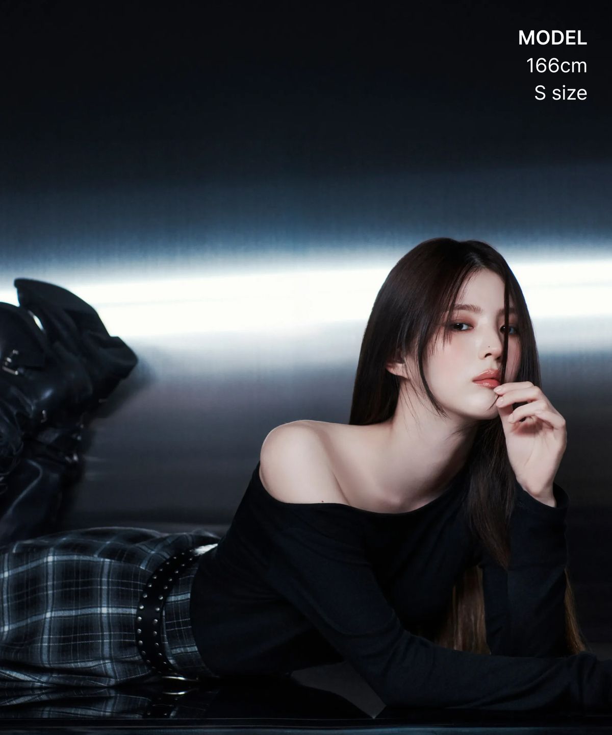 무신사 스탠다드 우먼(MUSINSA STANDARD WOMAN) 우먼즈 울 텐셀 오프숄더 긴소매 티셔츠 [블랙]