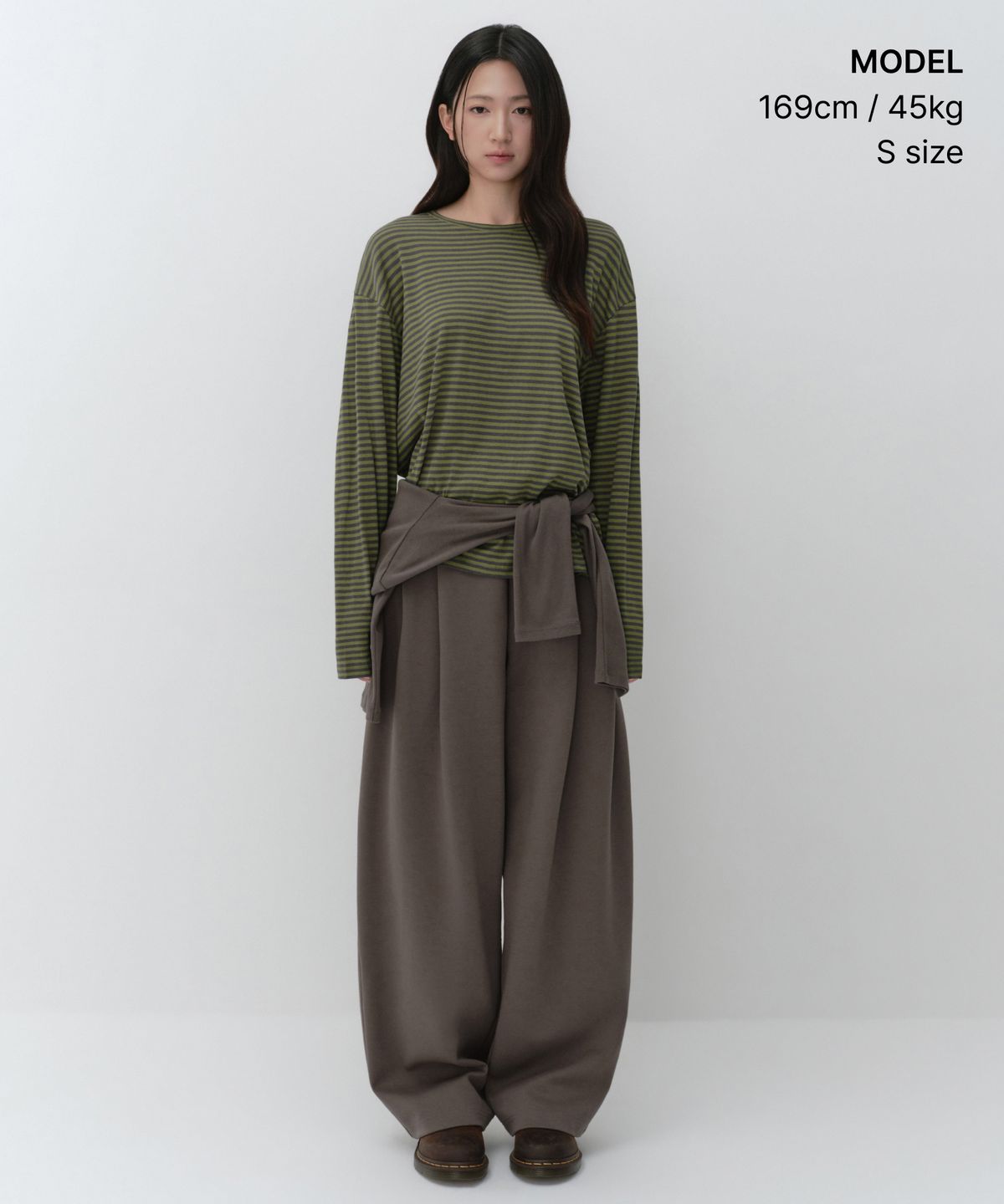 무신사 스탠다드 우먼(MUSINSA STANDARD WOMAN) 우먼즈 CR 스트라이프 릴렉스드 긴소매 티셔츠 [올리브]