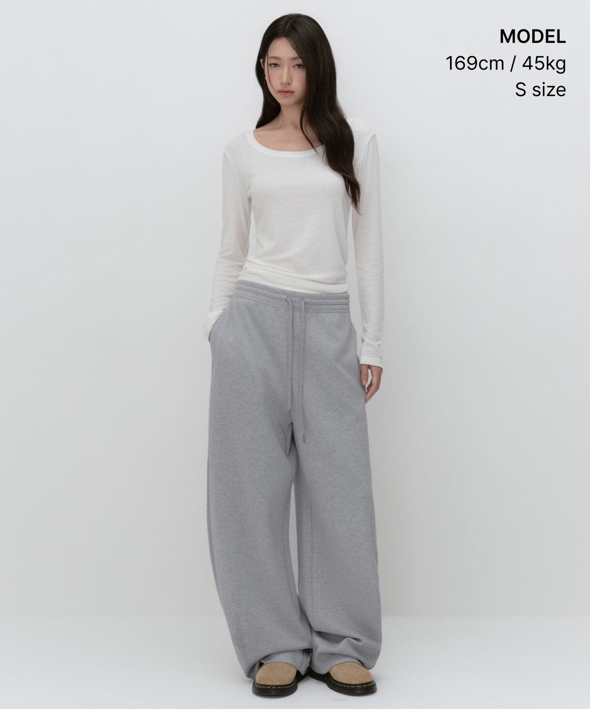무신사 스탠다드 우먼(MUSINSA STANDARD WOMAN) 우먼즈 울 텐셀 슬림 스쿱 넥 긴소매 티셔츠 [아이보리]