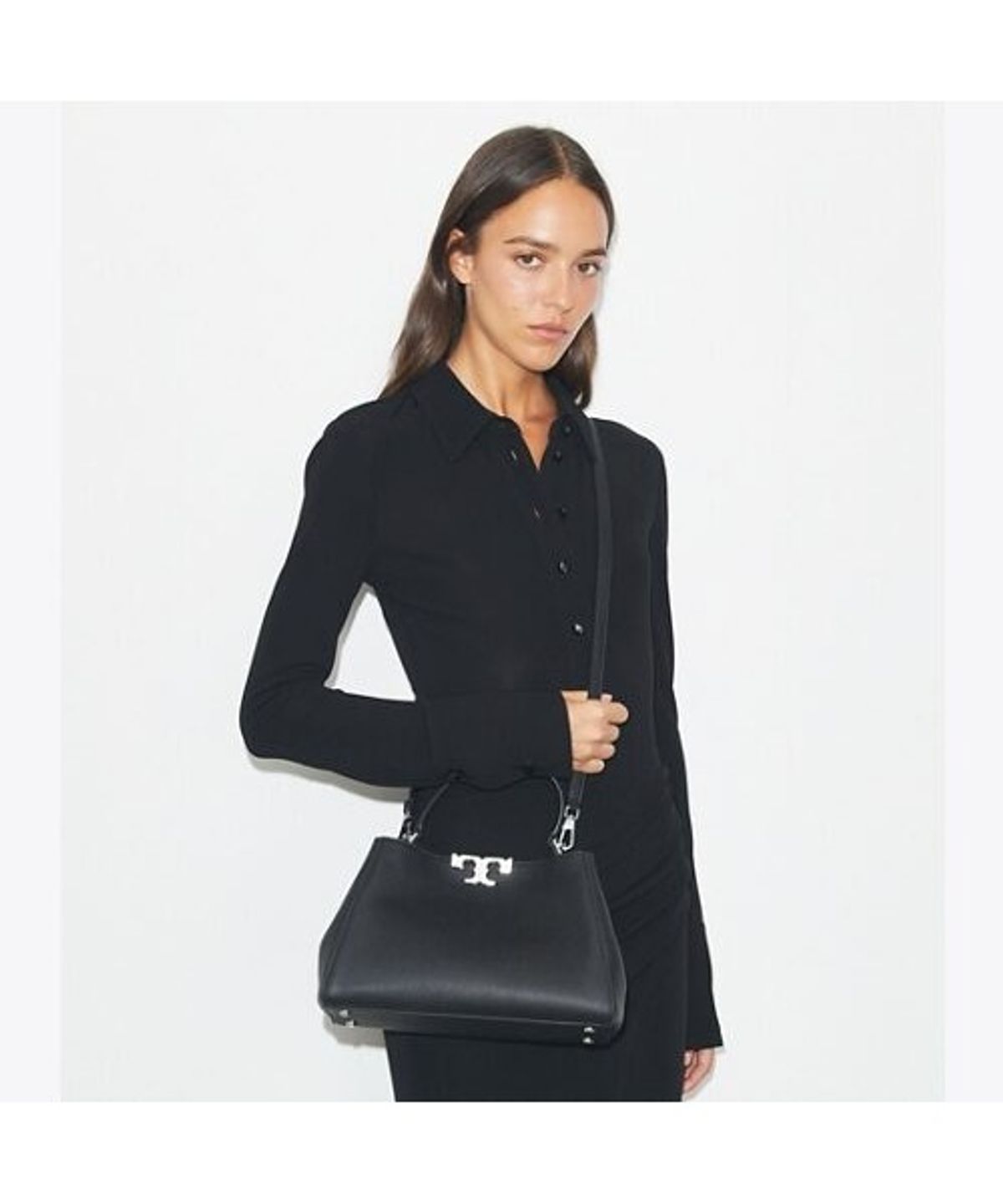 토리버치(TORYBURCH) 엘리노어 소프트 미디움 사첼 - 블랙