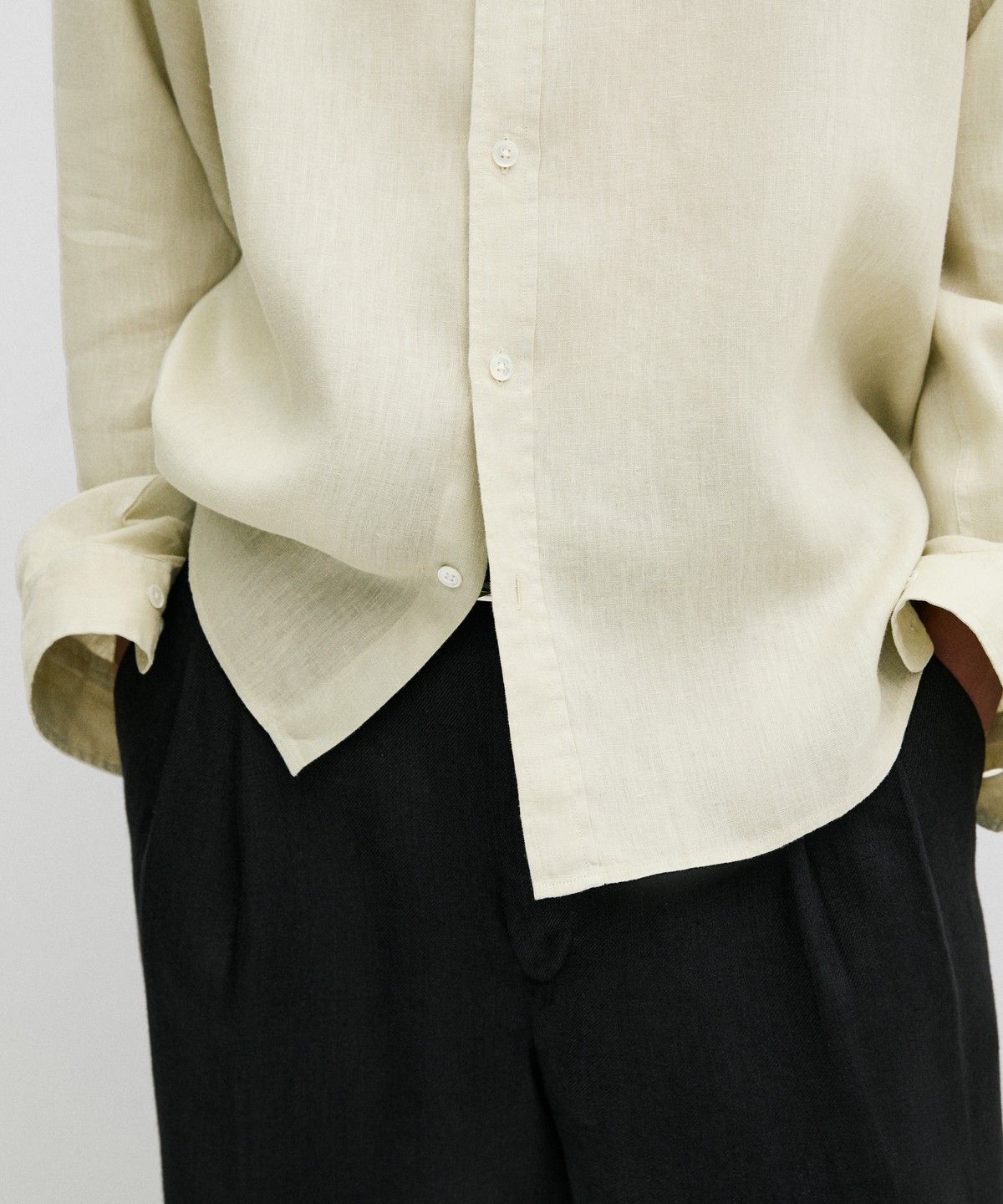 마시모두띠(MASSIMO DUTTI) 100% 린넨 슬림 핏 셔츠