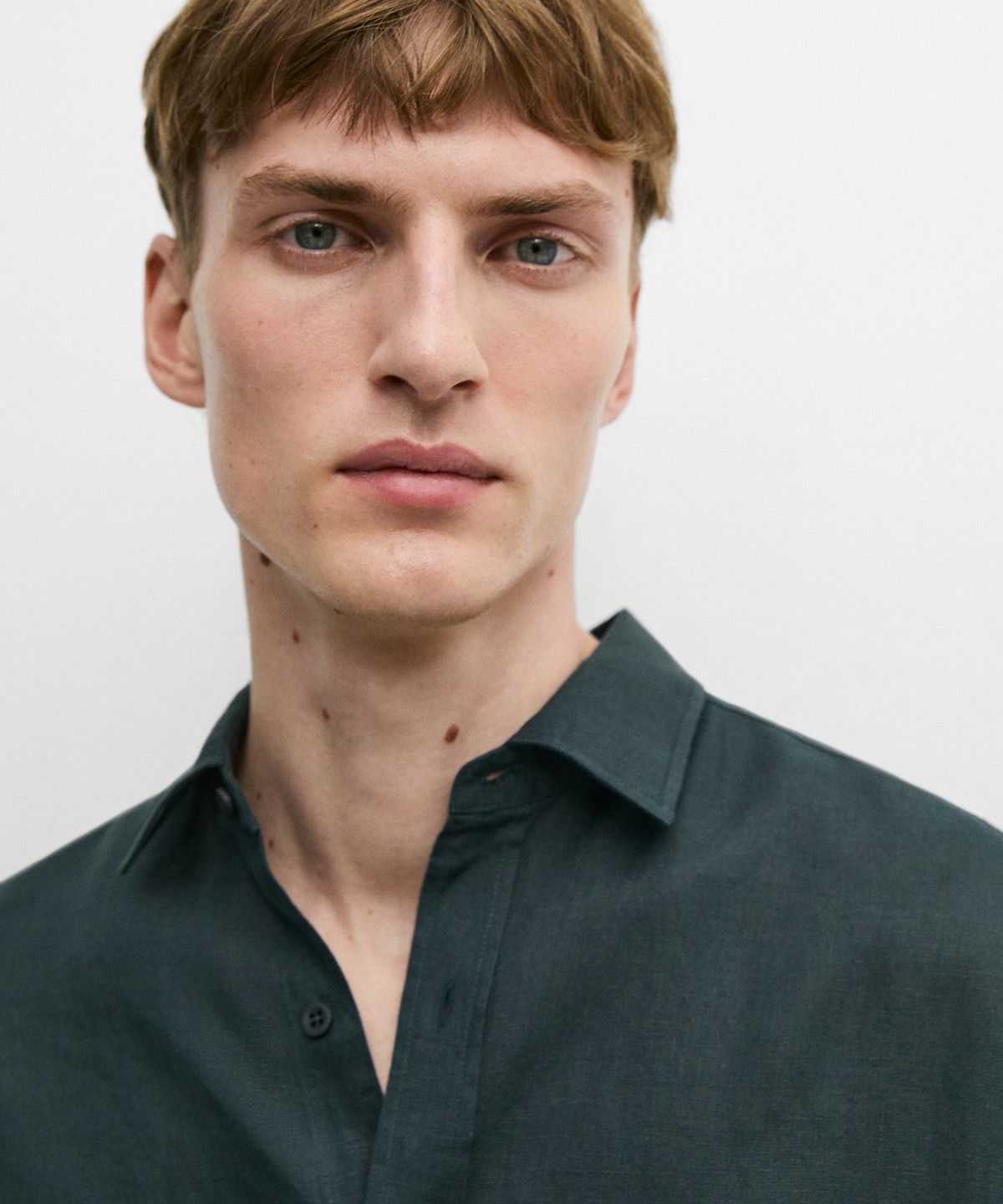 마시모두띠(MASSIMO DUTTI) 100% 린넨 슬림 핏 셔츠