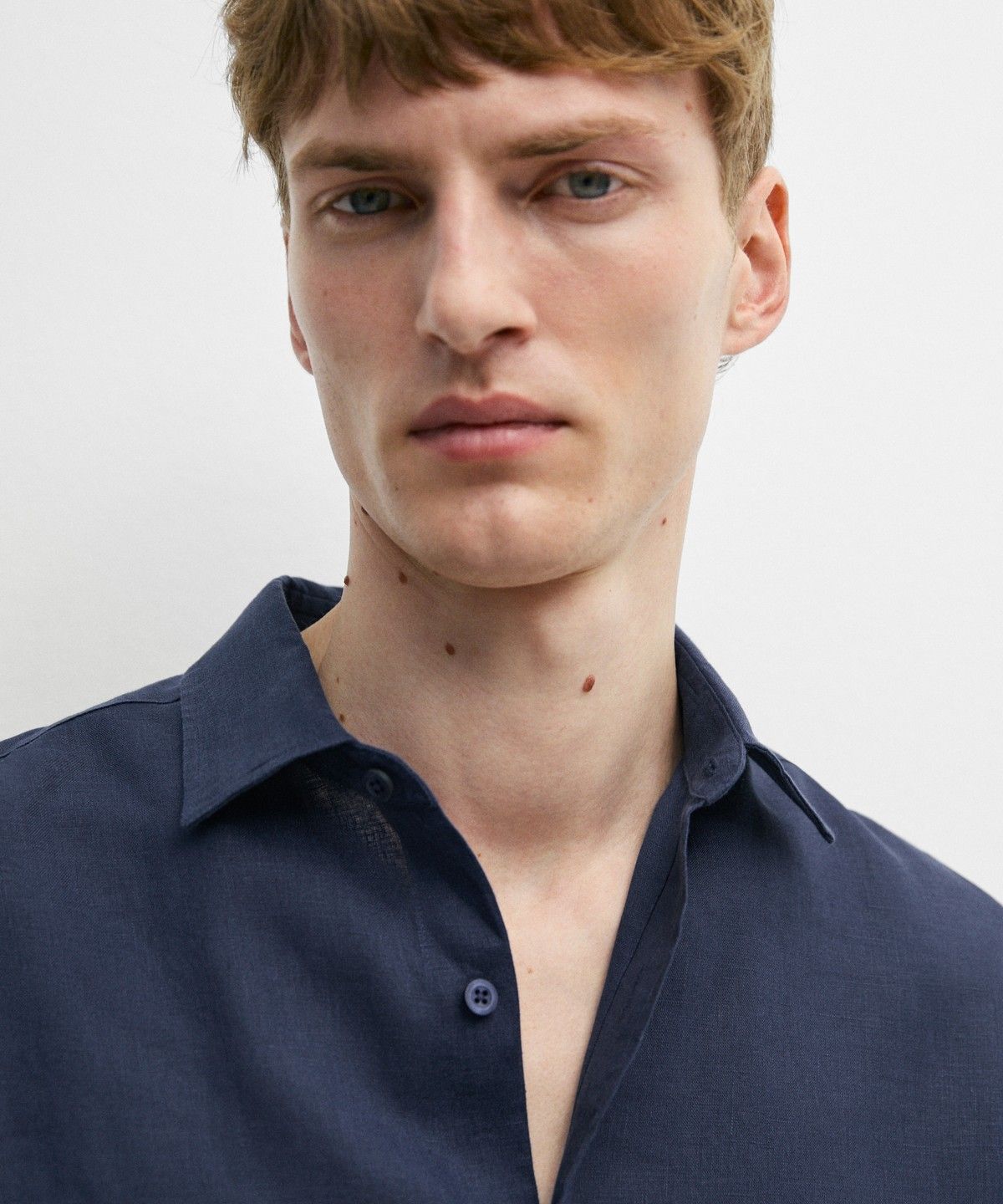 마시모두띠(MASSIMO DUTTI) 100% 린넨 슬림 핏 셔츠