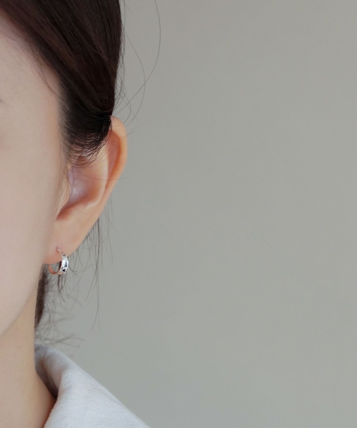 올은(ALLEUN) 실버925 달 민자 스터드 은 귀걸이 볼드