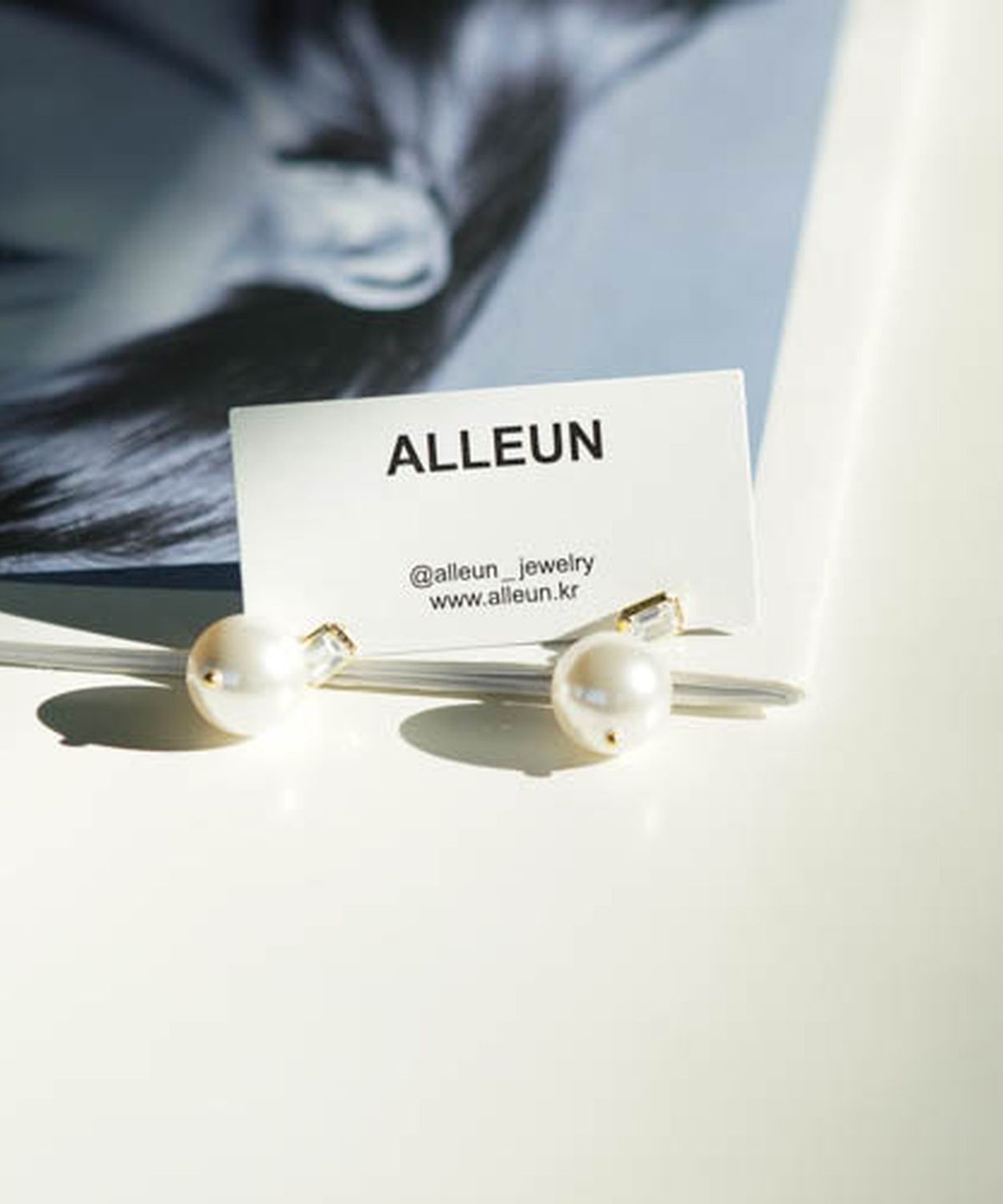 올은(ALLEUN) 실버925 큐빅 사각 볼드 드롭 왕진주 은 귀걸이