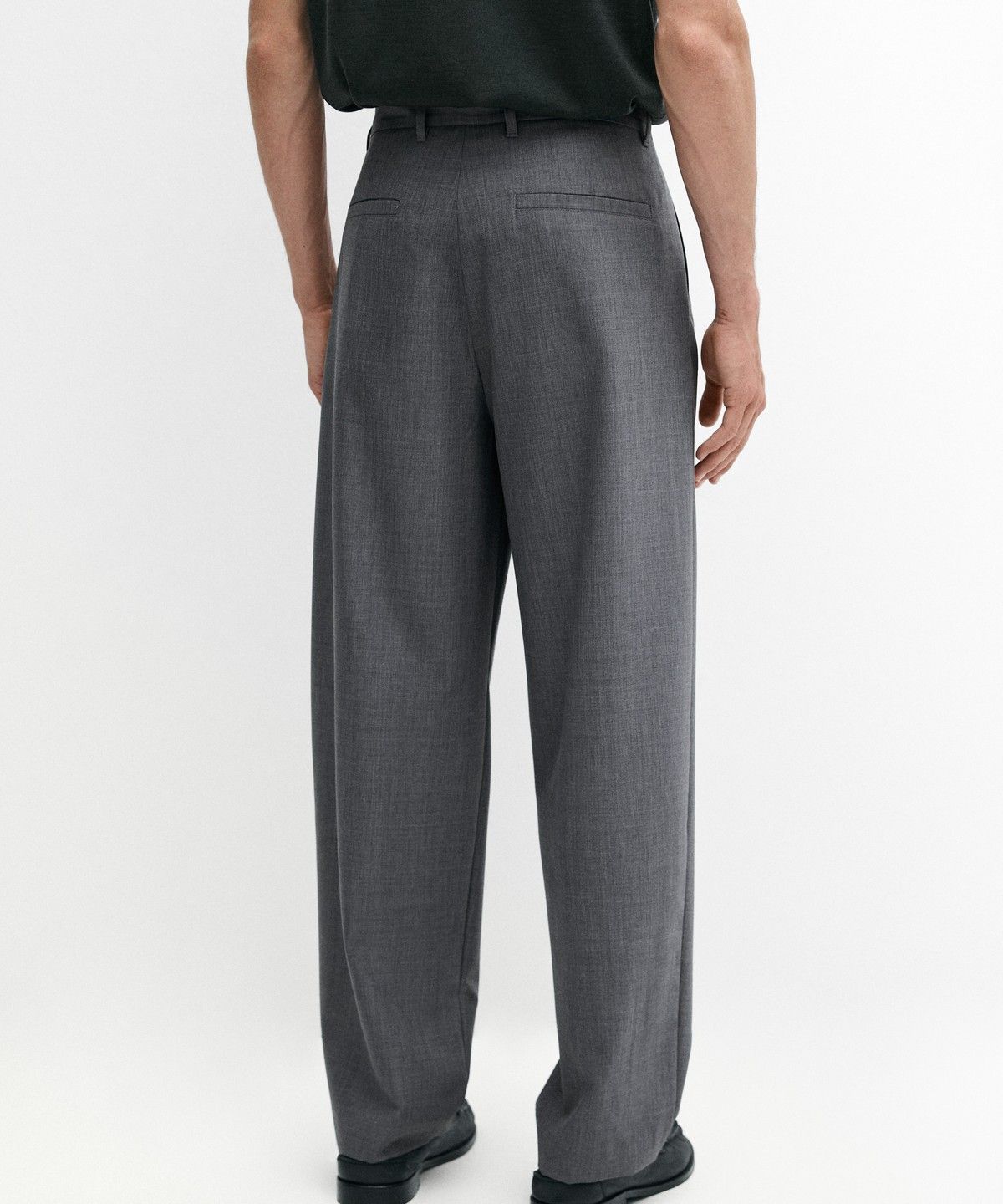 마시모두띠(MASSIMO DUTTI) 릴랙스 핏 핀턱 쿨 울 팬츠